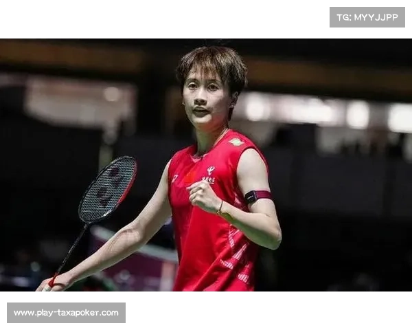 陈雨菲世锦赛决赛带伤奋战，山口茜赛后第一时间致意